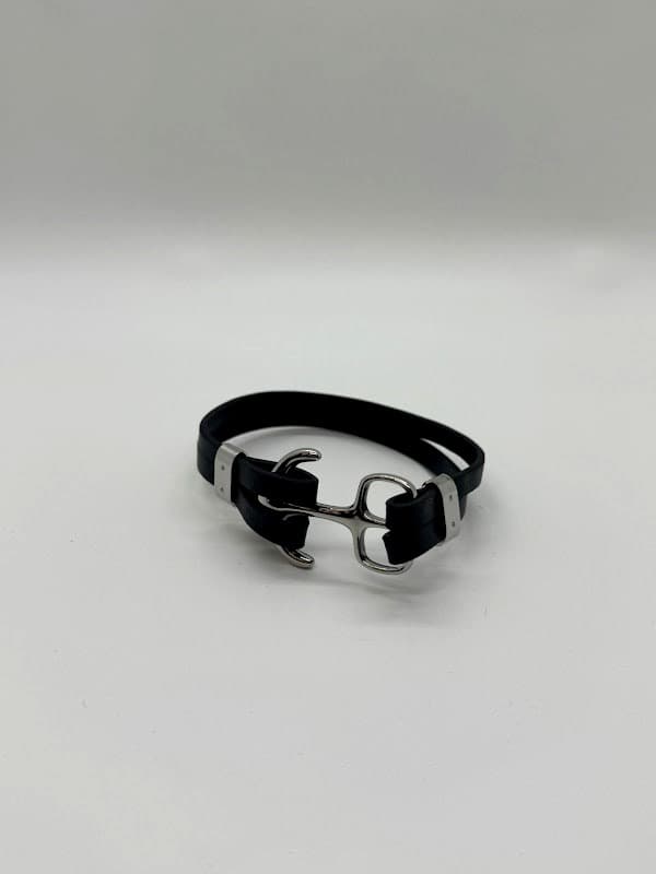 Black anchor-style memorial bracelet. One size.